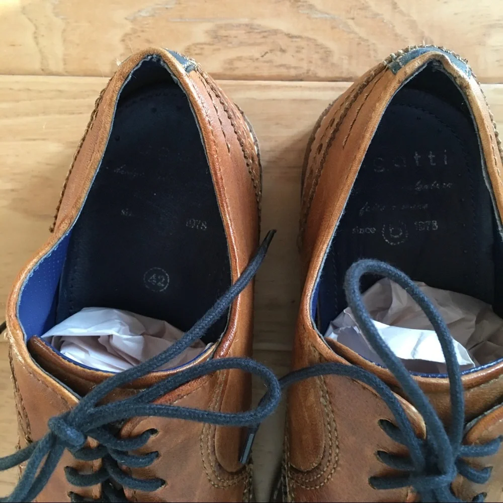 Bugatti Leather & Mesh Wing Tip Shoe size 42 or 8 1/2 Lace Up Tan Brown Navy